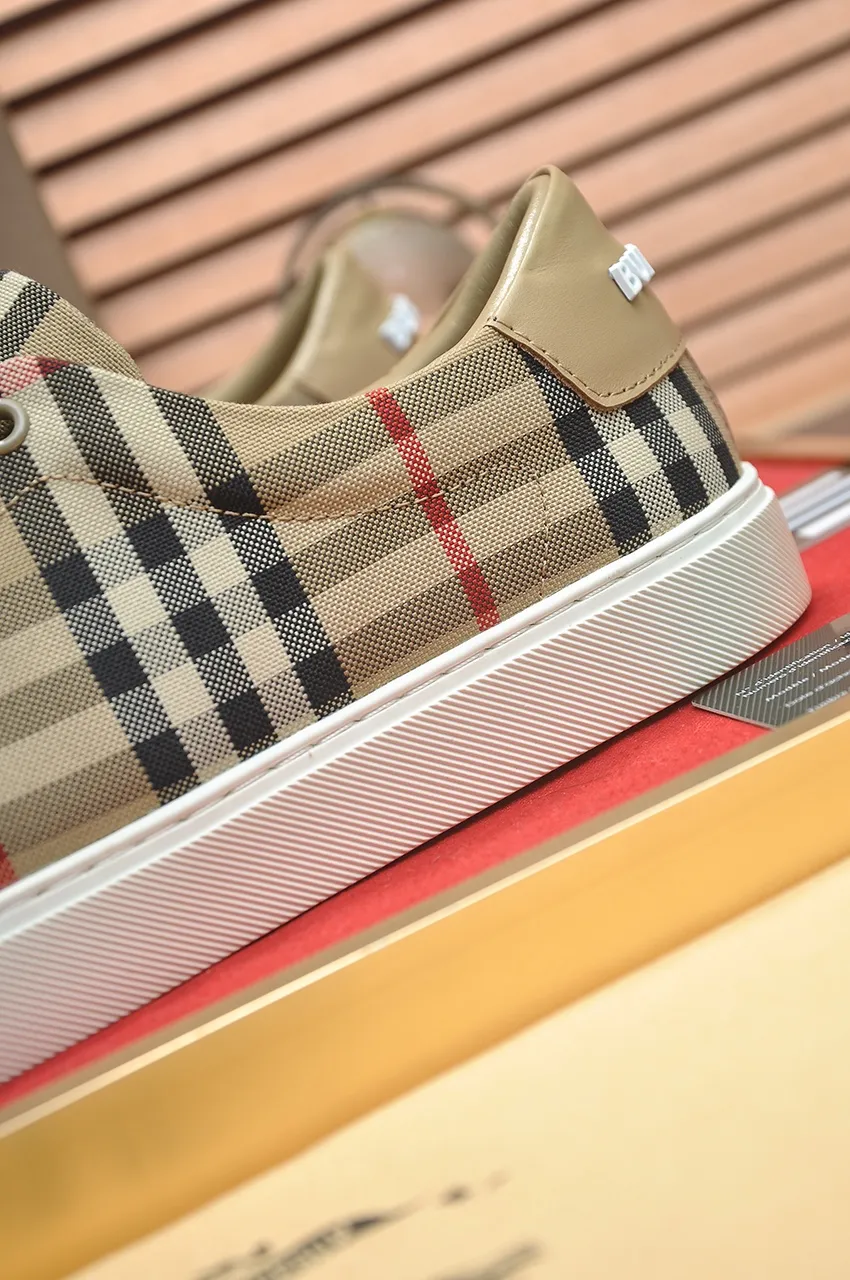 Men's shoes💰480💶[Burberry] (cowhide lining) classic low-top sneakers｜Imported cowhide with classic plaid fabric｜Cow leather lining｜Original outsole｜Fine workmanship and comfortable to wear Size: 38-44 (customized at 45)